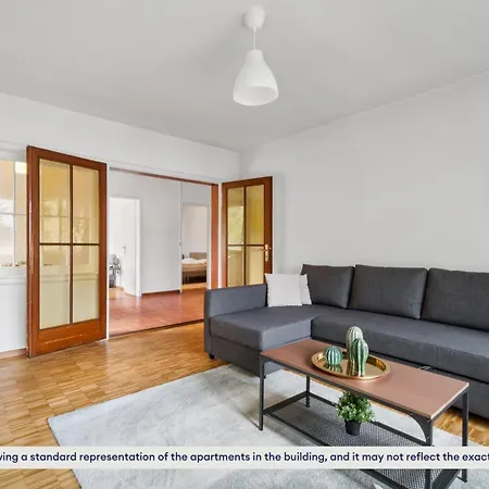 15-min To Center: Cozy Apartment