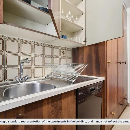 Apartment 15-min To Center: Cozy