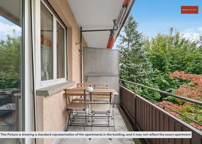 15-min To Center: Cozy 아파트